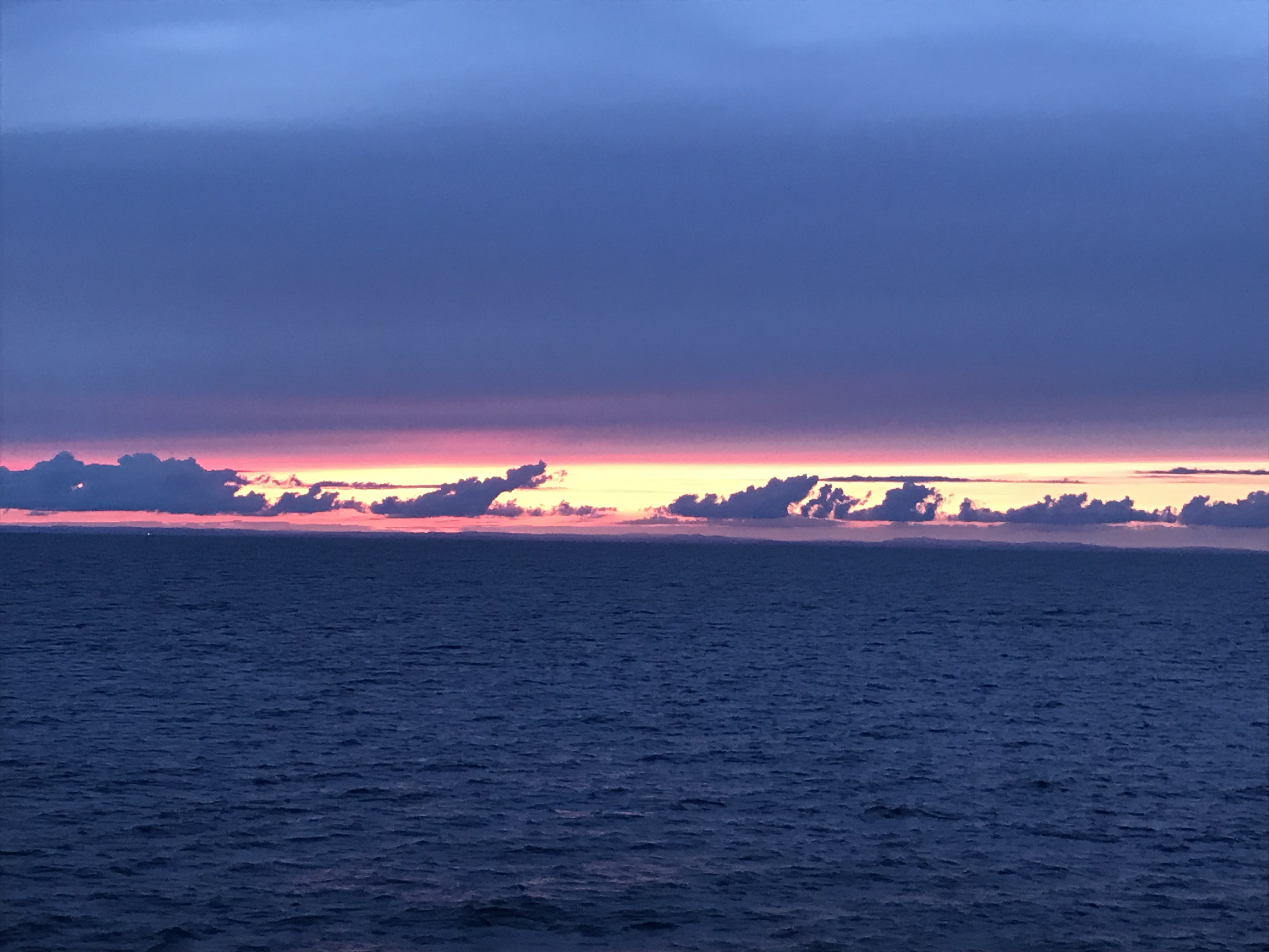Sonnenuntergang auf dem Mittelmeer